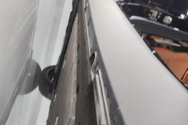 Used Leapmotor C16 2026 Extended-Range 280 LiDAR Zhizun Edition 6 Seats Right Side Sill