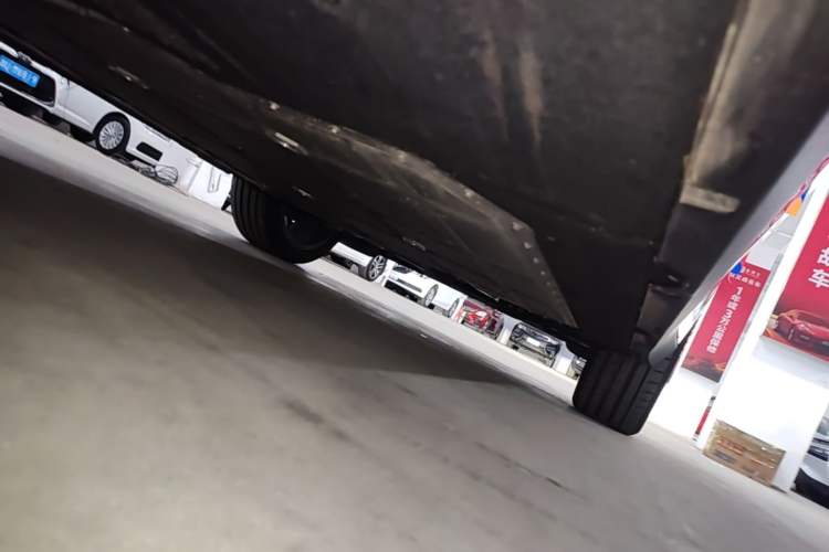 Used Leapmotor C16 2026 Extended-Range 280 LiDAR Zhizun Edition 6 Seats Right Side Sill
