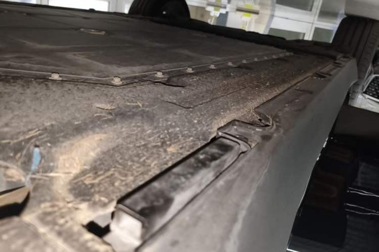 Used Leapmotor C16 2026 Extended-Range 280 LiDAR Zhizun Edition 6 Seats Right Side Sill