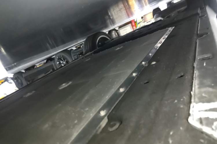 Used Leapmotor C16 2026 Extended-Range 280 LiDAR Zhizun Edition 6 Seats Right Side Sill