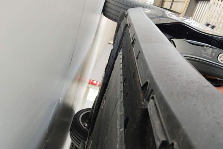 Used Leapmotor C16 2026 Extended-Range 280 LiDAR Zhizun Edition 6 Seats Right Side Sill