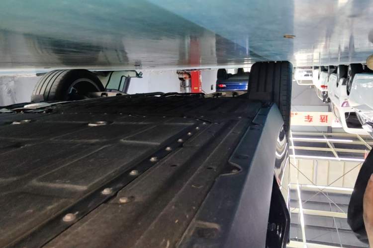 Used Leapmotor C16 2026 Extended-Range 280 LiDAR Zhizun Edition 6 Seats Right Side Sill