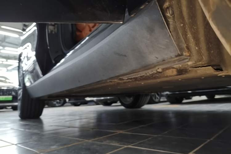 Used Leapmotor C16 2026 Extended-Range 280 LiDAR Zhizun Edition 6 Seats Right Side Sill