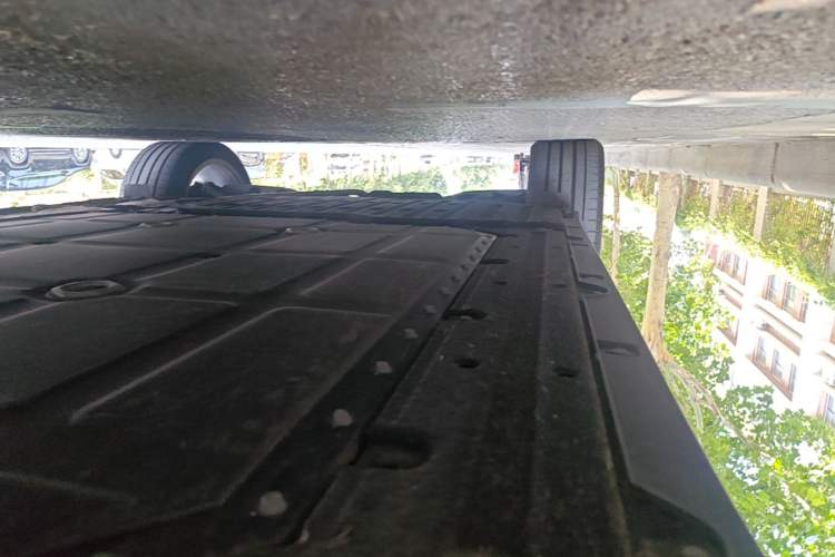 Used Leapmotor C16 2026 Extended-Range 280 LiDAR Zhizun Edition 6 Seats Right Side Sill