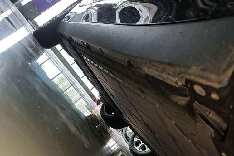 Used Leapmotor C16 2026 Extended-Range 280 LiDAR Zhizun Edition 6 Seats Right Side Sill