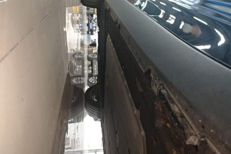 Used Leapmotor C16 2026 Extended-Range 280 LiDAR Zhizun Edition 6 Seats Right Side Sill