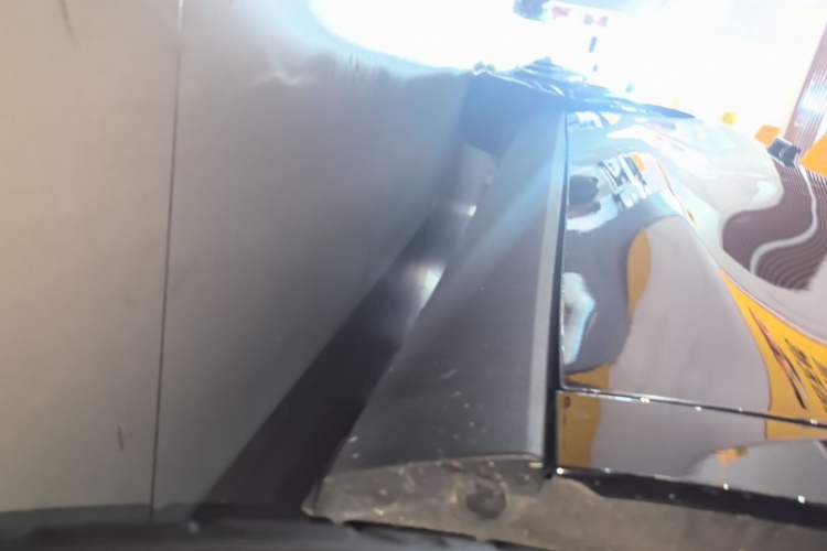 Used Leapmotor C16 2026 Extended-Range 280 LiDAR Zhizun Edition 6 Seats Right Side Sill