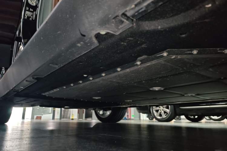 Used Leapmotor C16 2026 Extended-Range 280 LiDAR Zhizun Edition 6 Seats Right Side Sill