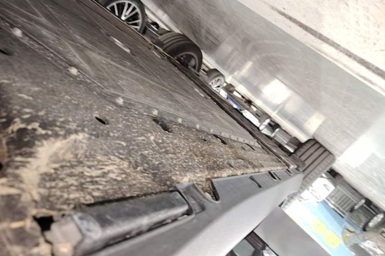 Used Leapmotor C16 2026 Extended-Range 280 LiDAR Zhizun Edition 6 Seats Right Side Sill