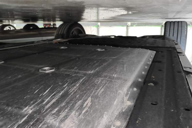 Used Leapmotor C16 2026 Extended-Range 280 LiDAR Zhizun Edition 6 Seats Right Side Sill