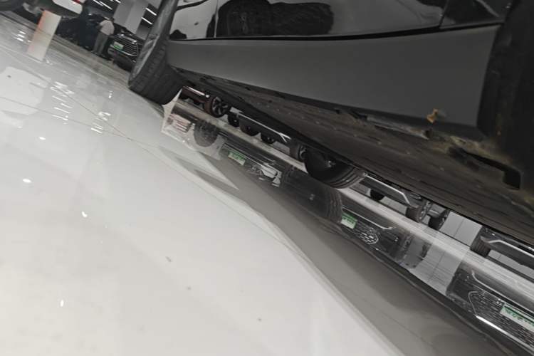 Used Leapmotor C16 2026 Extended-Range 280 LiDAR Zhizun Edition 6 Seats Right Side Sill