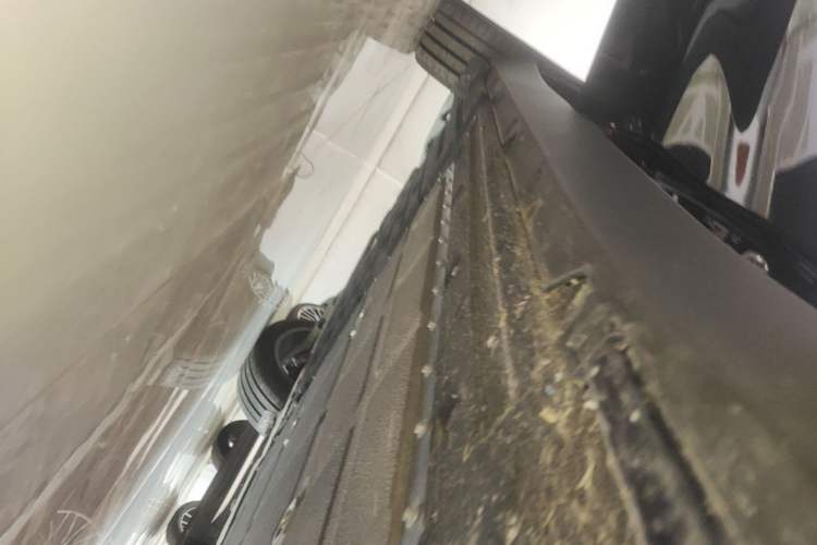 Used Leapmotor C16 2026 Extended-Range 280 LiDAR Zhizun Edition 6 Seats Right Side Sill