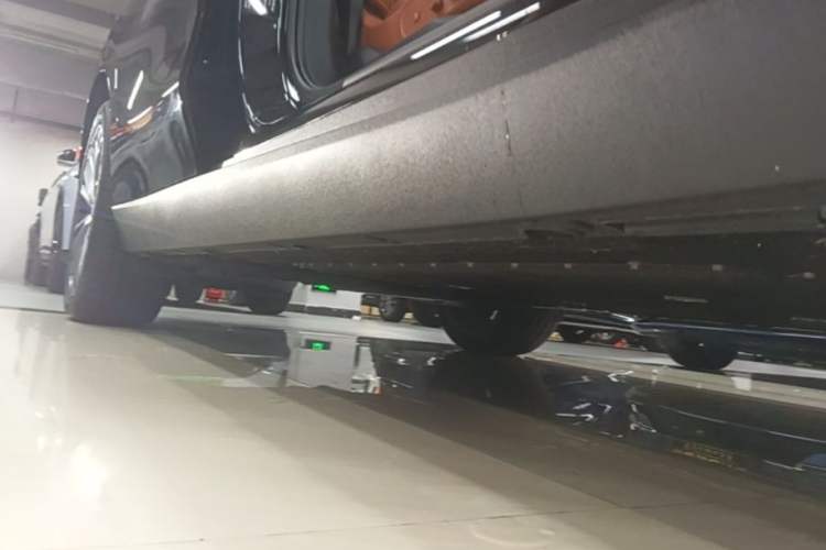 Used Leapmotor C16 2026 Extended-Range 280 LiDAR Zhizun Edition 6 Seats Right Side Sill