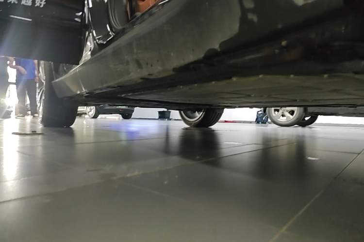 Used Leapmotor C16 2026 Extended-Range 280 LiDAR Zhizun Edition 6 Seats Right Side Sill
