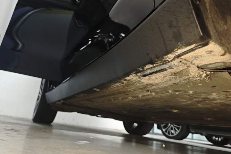 Used Leapmotor C16 2026 Extended-Range 280 LiDAR Zhizun Edition 6 Seats Right Side Sill