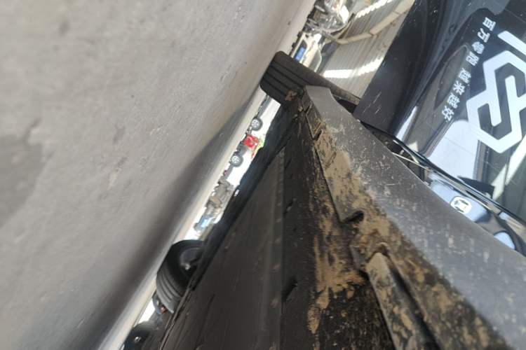 Used Leapmotor C16 2026 Extended-Range 280 LiDAR Zhizun Edition 6 Seats Right Side Sill
