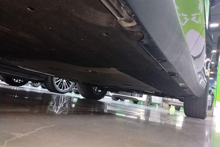 Used Leapmotor C16 2026 Range-Extended 200 Prestige 6-Seater Right Side Sill