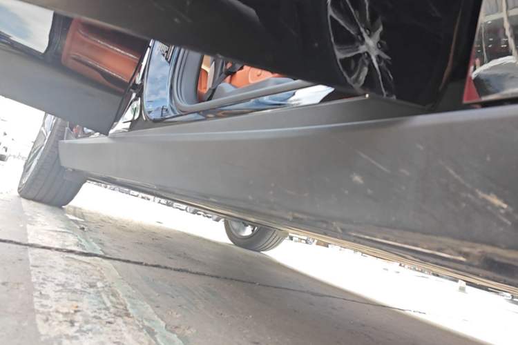 Used Leapmotor C16 2026 Extended-Range 280 LiDAR Zhizun Edition 6 Seats Right Side Sill