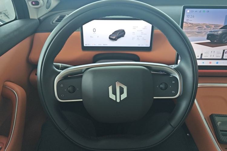 Used Leapmotor C16 2026 Extended-Range 280 LiDAR Zhizun Edition 6 Seats Steering Wheel