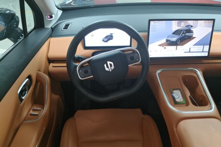 Used Leapmotor C16 2026 All-Electric 630 LiDAR Zhizun Edition 6 Seats Steering Wheel