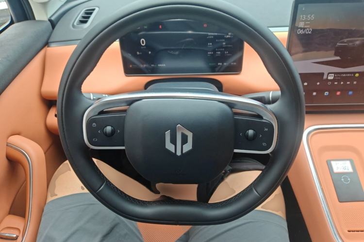Used Leapmotor C16 2026 Extended-Range 280 LiDAR Version 6 Seats Steering Wheel