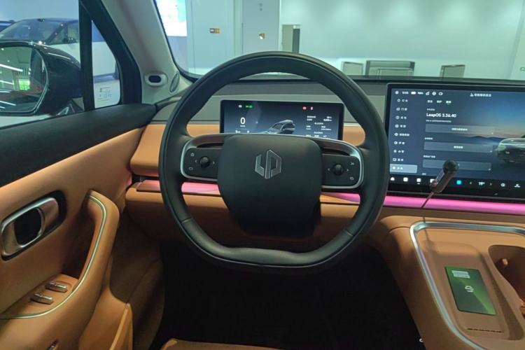 Used Leapmotor C16 2026 Extended-Range 280 LiDAR Zhizun Edition 6 Seats Steering Wheel