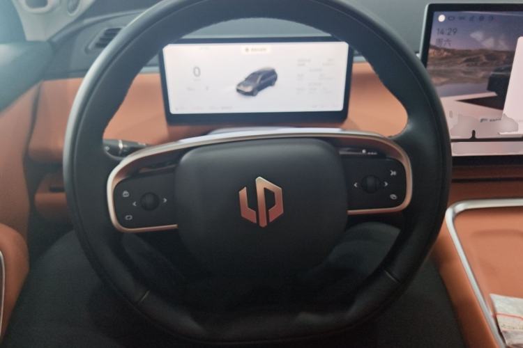 Used Leapmotor C16 2026 Extended-Range 280 LiDAR Zhizun Edition 6 Seats Steering Wheel