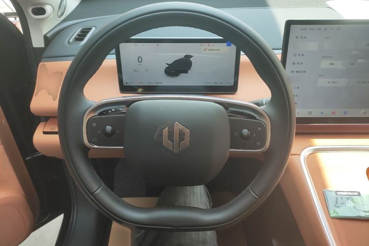 Used Leapmotor C16 2026 Extended-Range 280 LiDAR Zhizun Edition 5 Seats Steering Wheel