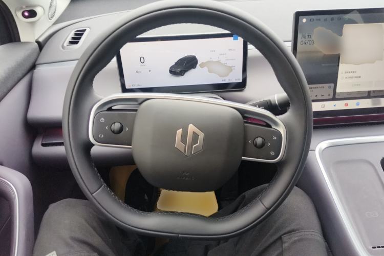 Used Leapmotor C16 2026 All-Electric 630 LiDAR Version 6-Seater Steering Wheel