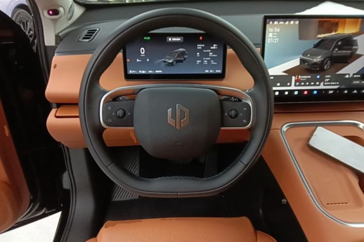 Used Leapmotor C16 2026 Extended-Range 280 LiDAR Zhizun Edition 6 Seats Steering Wheel