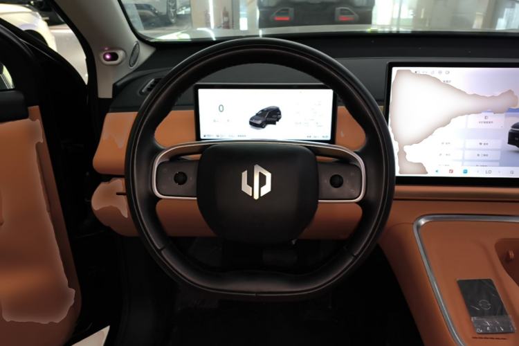Used Leapmotor C16 2026 Extended-Range 280 LiDAR Zhizun Edition 6 Seats Steering Wheel