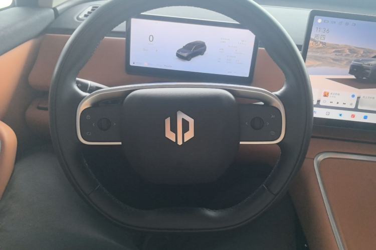 Used Leapmotor C16 2026 Extended-Range 280 LiDAR Zhizun Edition 6 Seats Steering Wheel