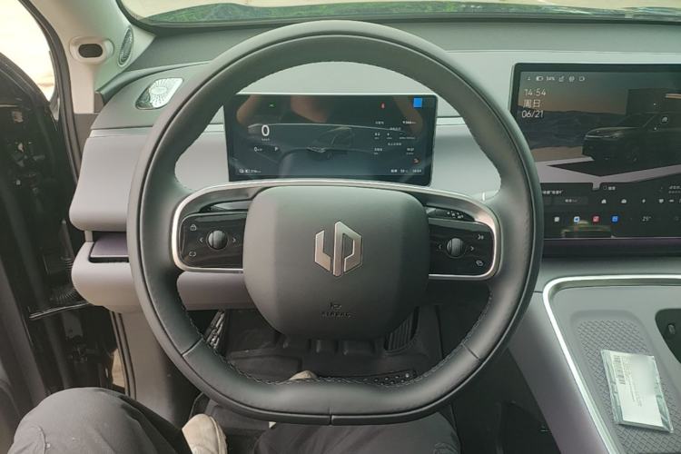 Used Leapmotor C16 2026 All-Electric 630 LiDAR Zhizun Edition 6 Seats Steering Wheel