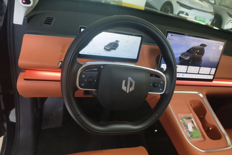 Used Leapmotor C16 2026 Extended-Range 280 LiDAR Zhizun Edition 6 Seats Steering Wheel