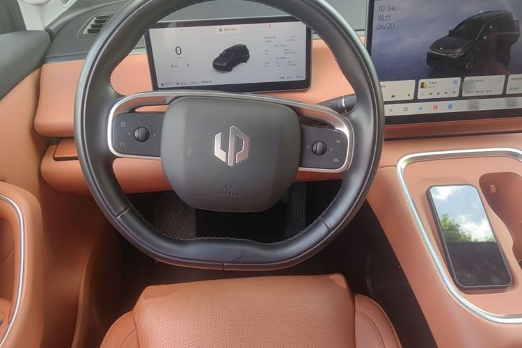 Used Leapmotor C16 2026 Extended-Range 280 LiDAR Zhizun Edition 6 Seats Steering Wheel