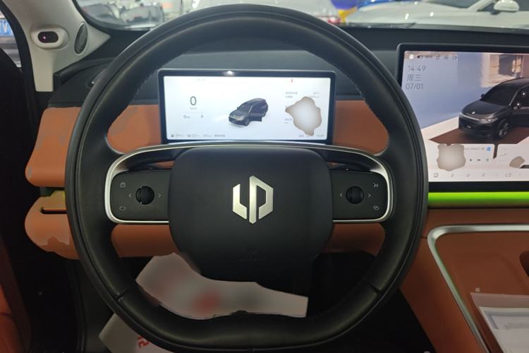 Used Leapmotor C16 2026 Extended-Range 280 LiDAR Zhizun Edition 6 Seats Steering Wheel