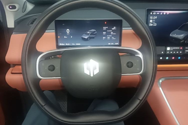 Used Leapmotor C16 2026 Extended-Range 280 LiDAR Zhizun Edition 6 Seats Steering Wheel