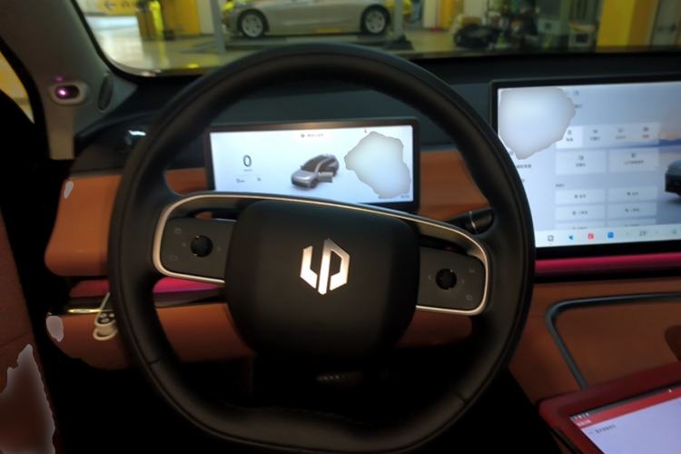 Used Leapmotor C16 2026 All-Electric 630 LiDAR Zhizun Edition 6 Seats Steering Wheel
