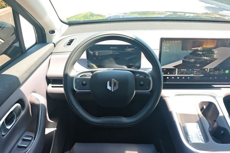 Used Leapmotor C16 2026 All-Electric 630 LiDAR Zhizun Edition 6 Seats Steering Wheel