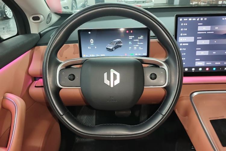 Used Leapmotor C16 2026 Extended-Range 280 LiDAR Zhizun Edition 6 Seats Steering Wheel