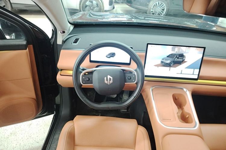 Used Leapmotor C16 2026 Extended-Range 280 LiDAR Zhizun Edition 6 Seats Steering Wheel
