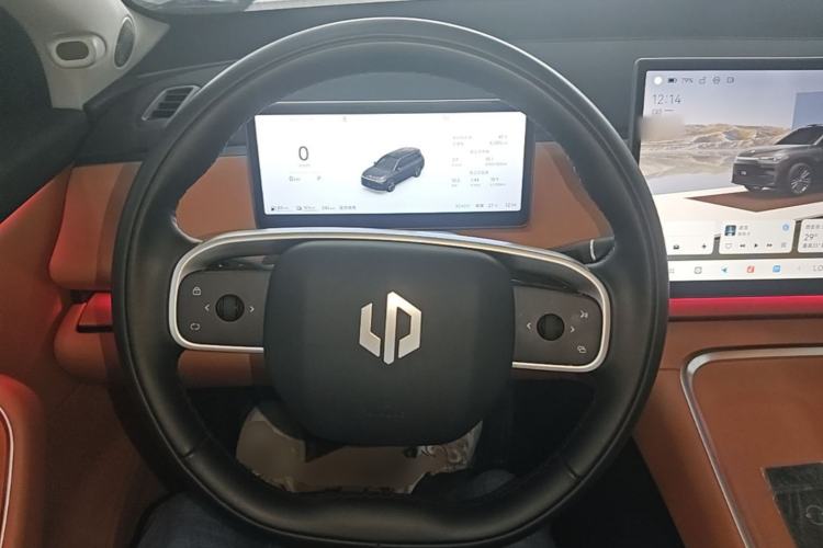 Used Leapmotor C16 2026 Extended-Range 280 LiDAR Zhizun Edition 6 Seats Steering Wheel