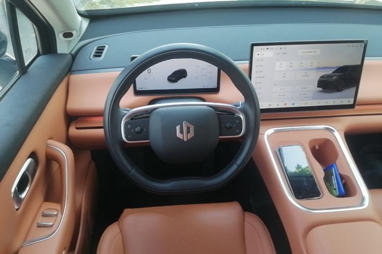 Used Leapmotor C16 2026 All-Electric 630 LiDAR Zhizun Edition 6 Seats Steering Wheel