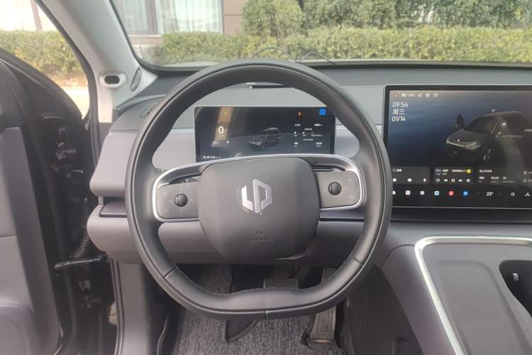 Used Leapmotor C16 2026 All-Electric 630 LiDAR Zhizun Edition 6 Seats Steering Wheel
