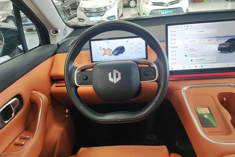 Used Leapmotor C16 2026 Extended-Range 280 LiDAR Zhizun Edition 6 Seats Steering Wheel