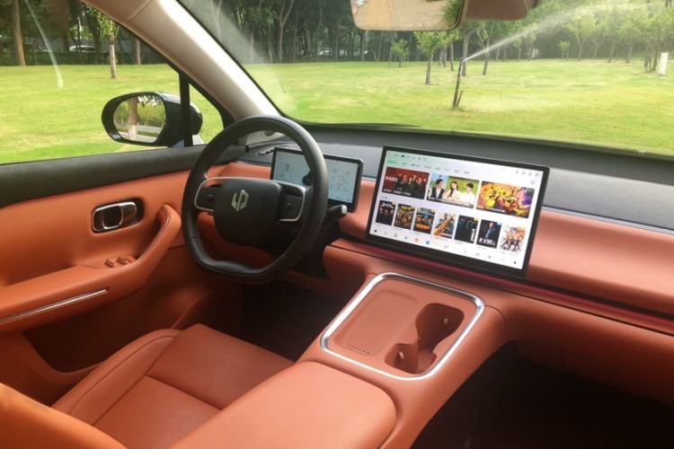 Used Leapmotor C16 2026 Extended-Range 280 LiDAR Zhizun Edition 6 Seats Steering Wheel