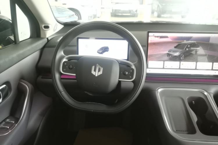 Used Leapmotor C16 2026 Extended-Range 280 LiDAR Zhizun Edition 6 Seats Steering Wheel