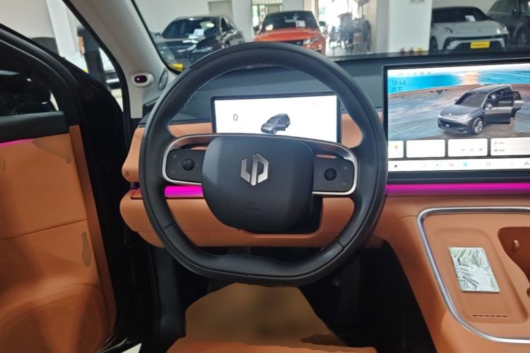 Used Leapmotor C16 2026 Extended-Range 280 LiDAR Zhizun Edition 6 Seats Steering Wheel
