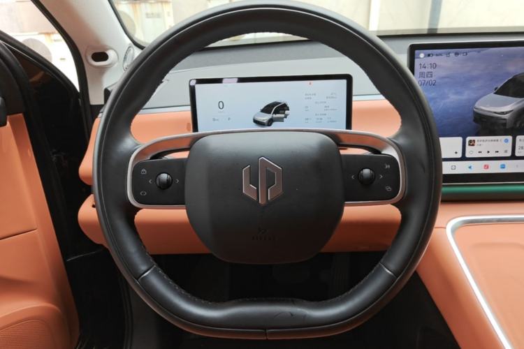 Used Leapmotor C16 2026 Extended-Range 280 LiDAR Zhizun Edition 6 Seats Steering Wheel