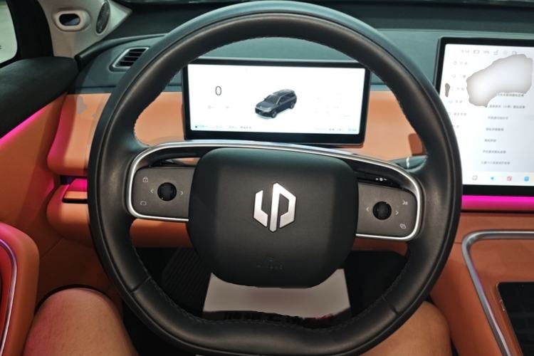 Used Leapmotor C16 2026 Extended-Range 280 LiDAR Zhizun Edition 6 Seats Steering Wheel